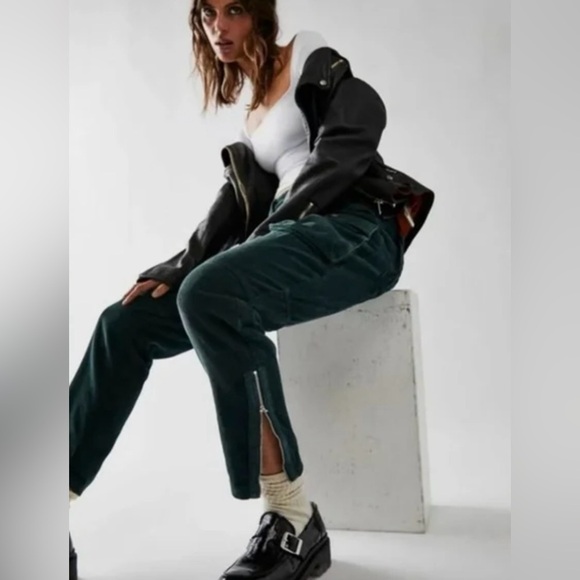 NWOT We The Free The London Calling Low Rise Tapered Leg Corduroy Pants - Picture 3 of 6